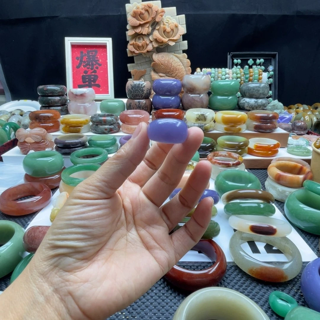 石英岩玉未镶嵌手镯