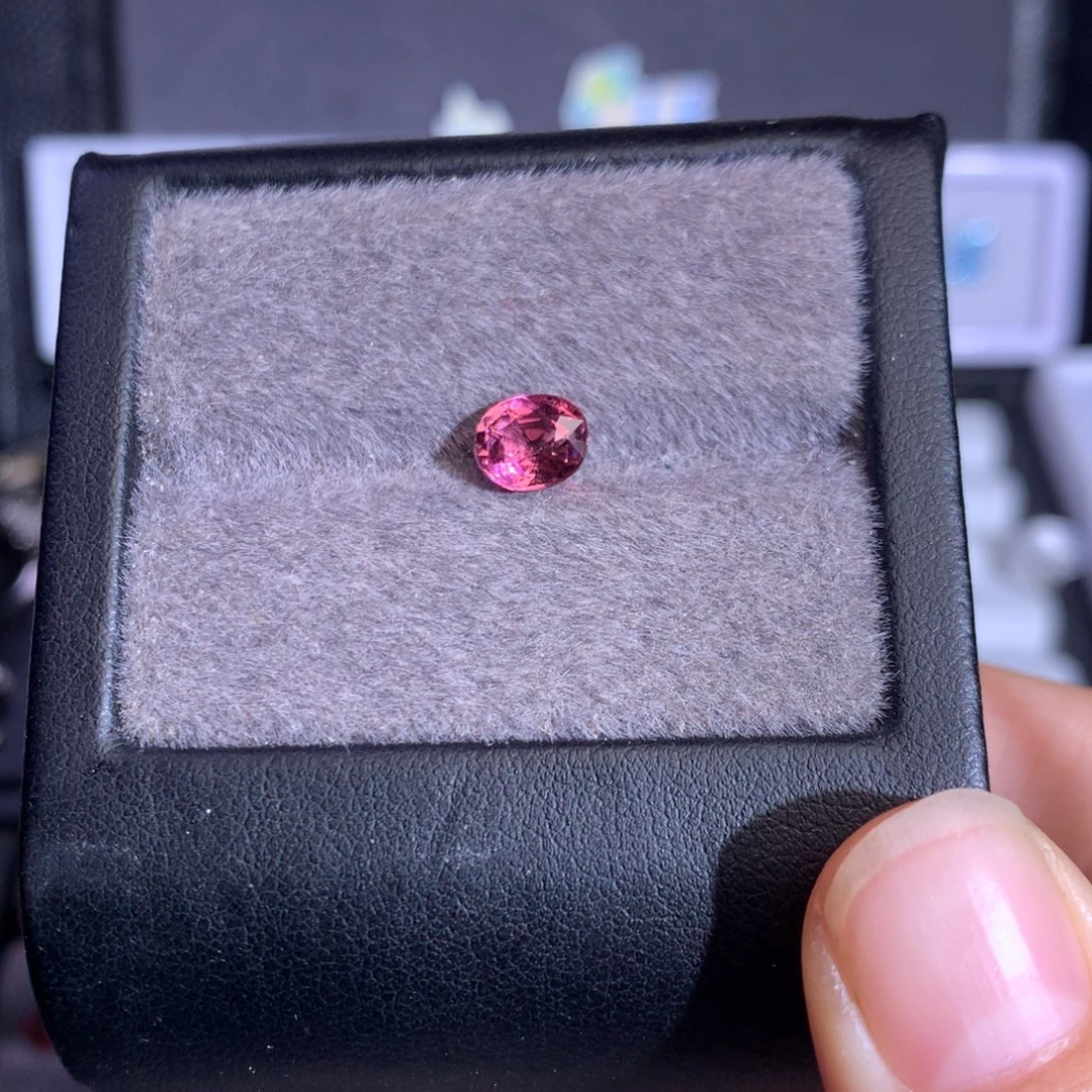 碧玺未镶嵌珠宝奇石1.265ct