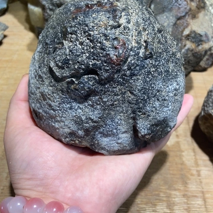 玛瑙/玉髓未镶嵌珠宝半成品逆风前行原石不退不换