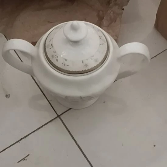 瓷片陶瓷盤子碗啥都有