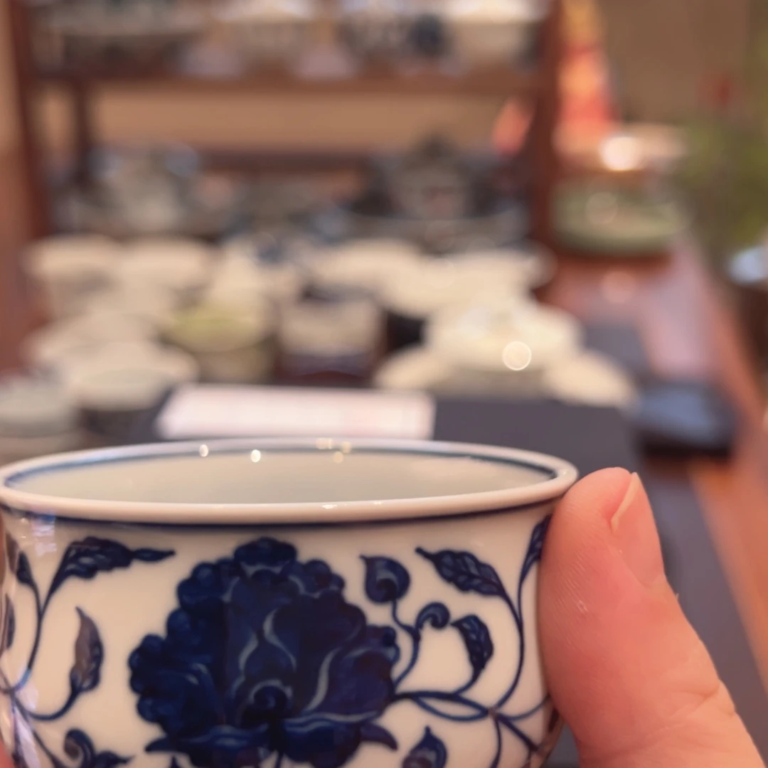 @***～其他青花缠枝花卉卢氏杯