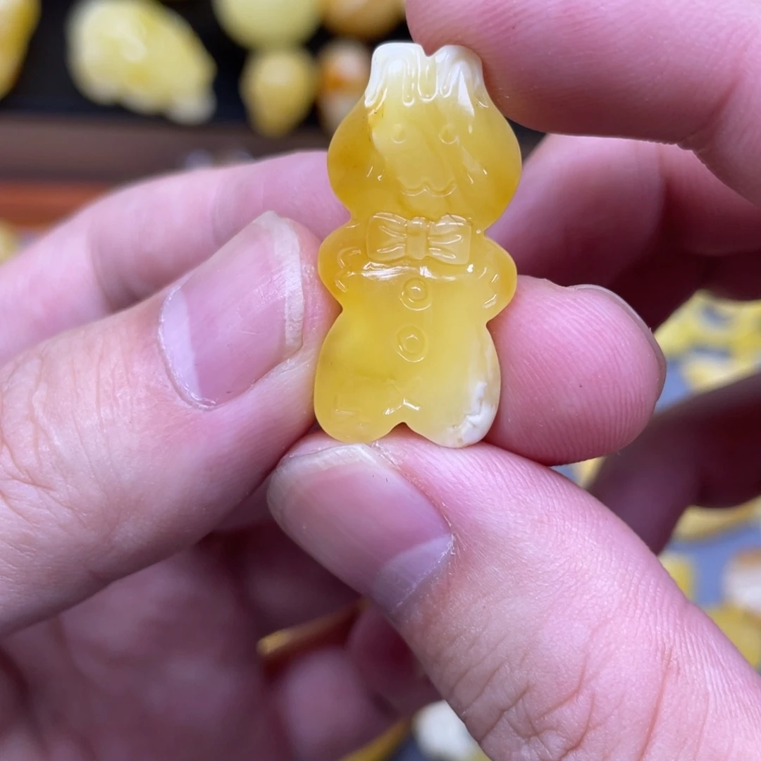 未镶嵌琥珀珠宝奇石