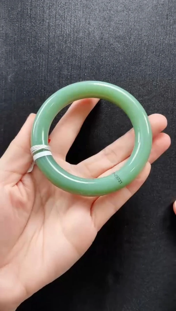 【双12】 天然和田玉丨胖圆手镯丨粉青丨多样性发一