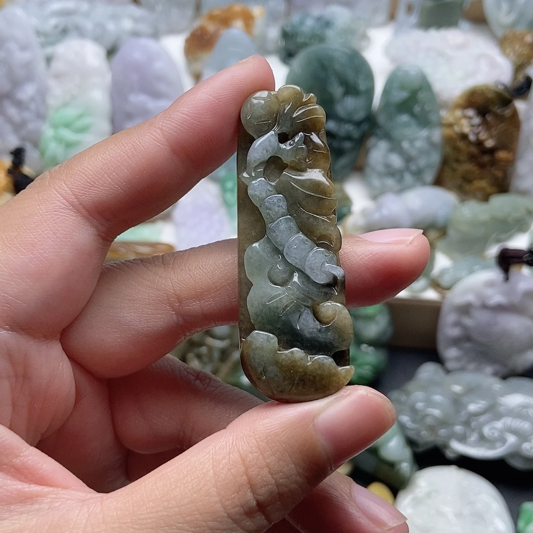 翡翠未镶嵌颈饰翡翠