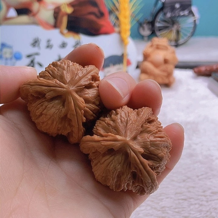 把件文玩核桃终*于三棱