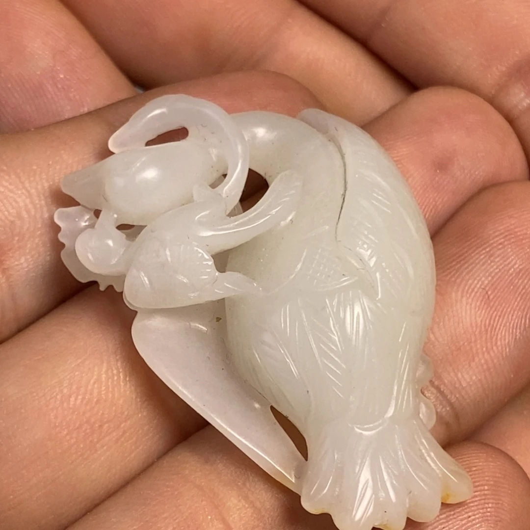 颈饰未镶嵌和田玉石**九