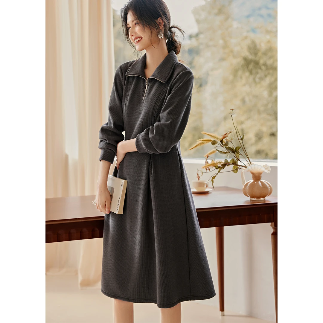 XWI/欣未【奥莱】2024年秋冬分割线设计加绒POLO领针织女装连衣裙女