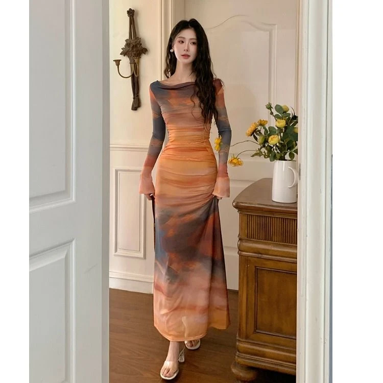 辣妹扎染落日连衣裙女轻熟御姐春秋季性感荡荡领收腰修身包臀长裙