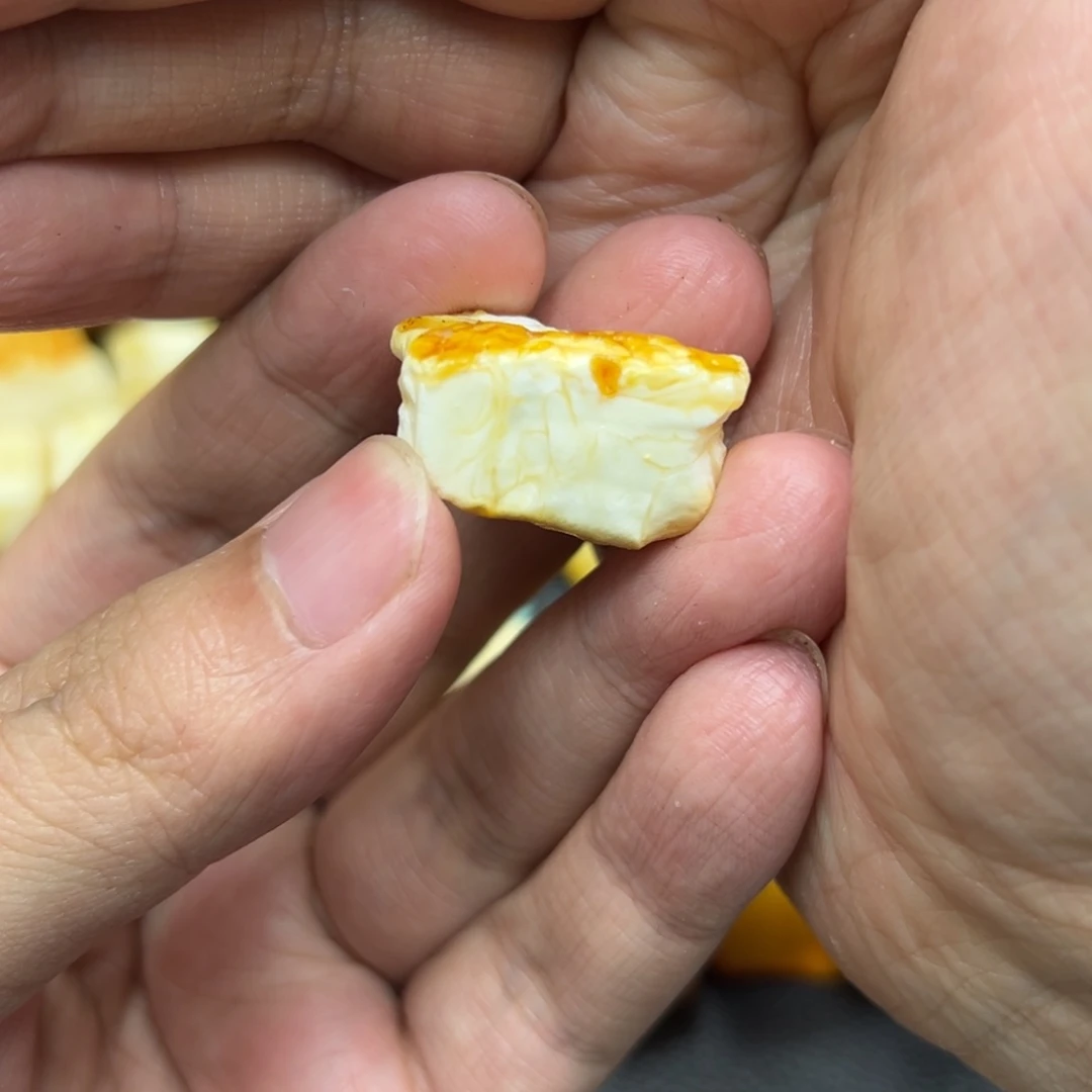 定制琥珀未镶嵌蜜蜡