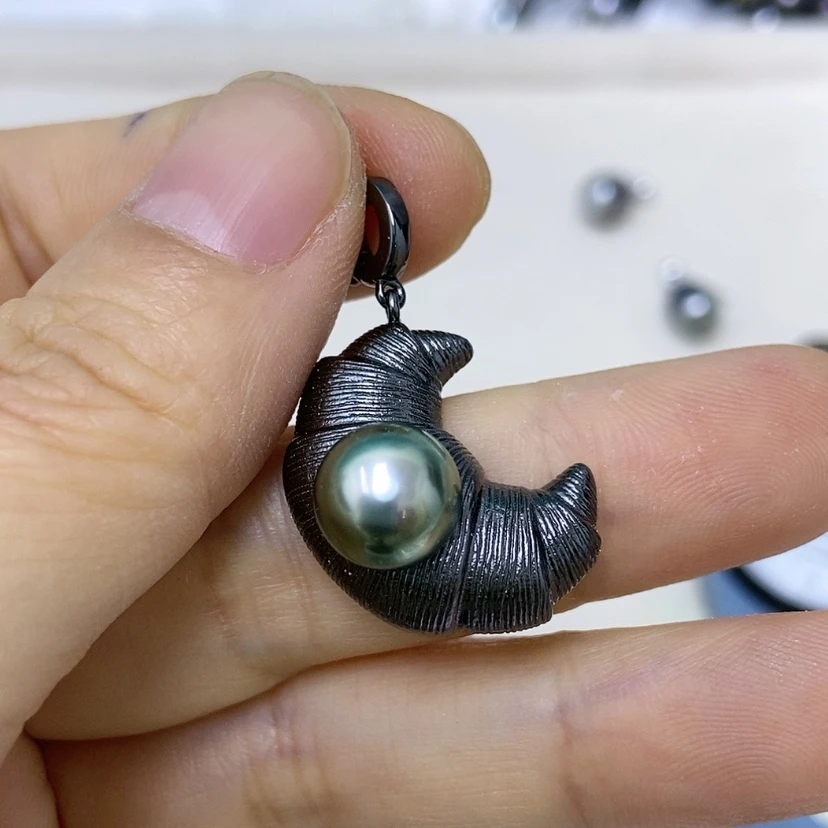 【闪购商品】海水珍珠颈饰银S925镶嵌十***月