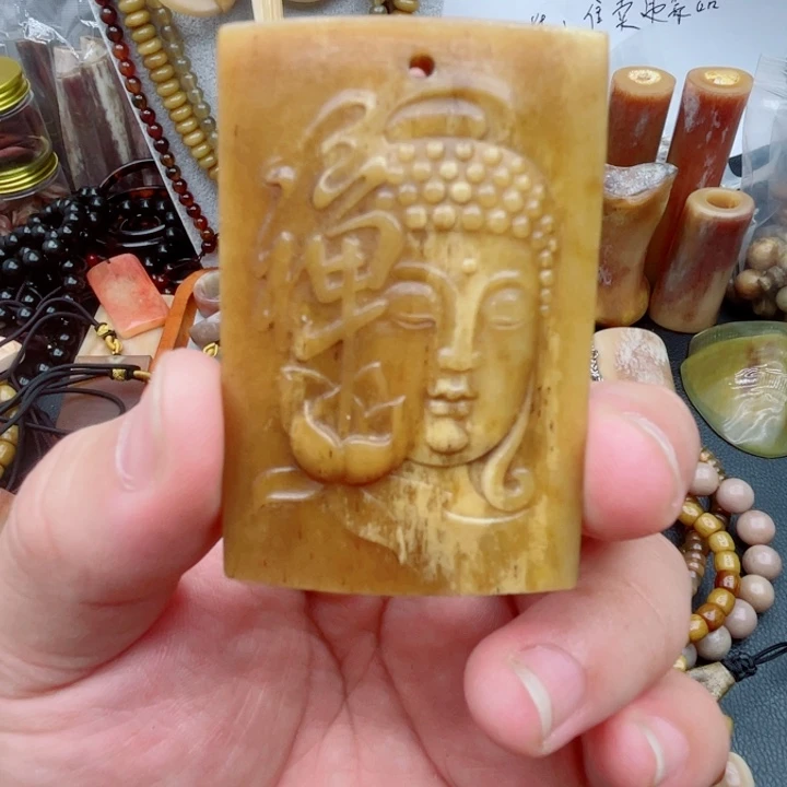 木质类老的 吊坠牌