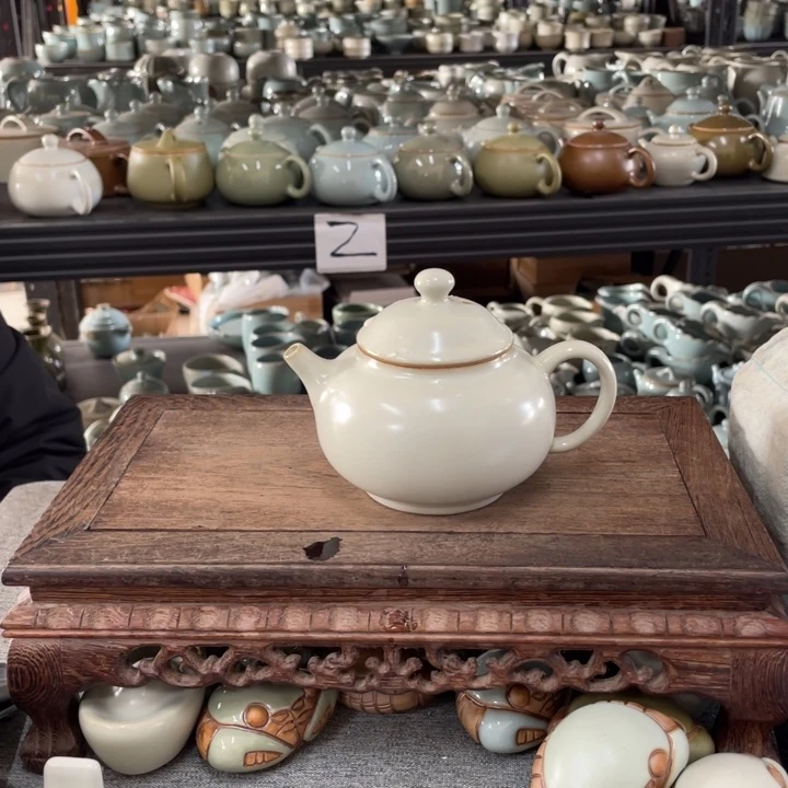 摆件月白釉支烧大容天壶