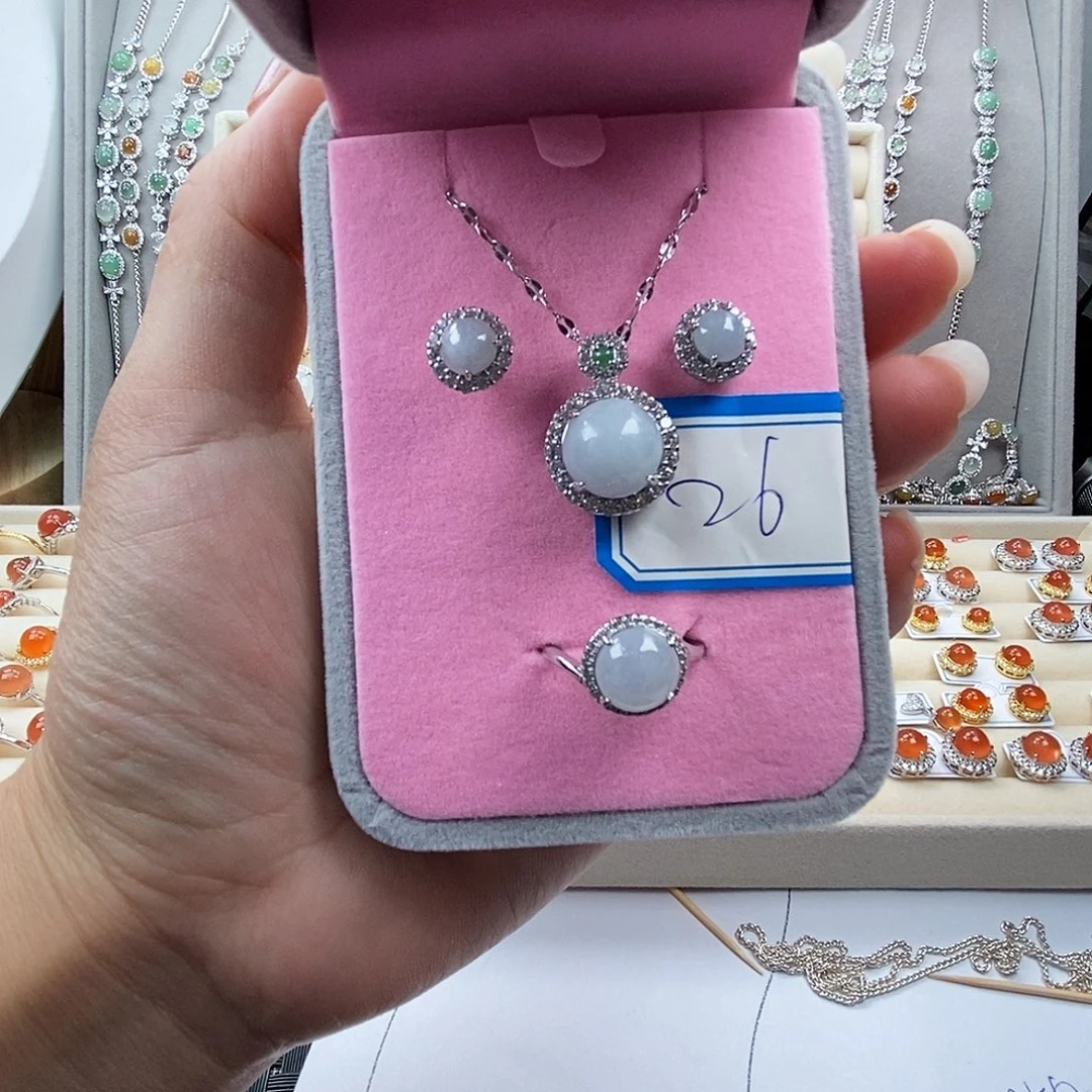 翡翠未镶嵌戒指缅甸