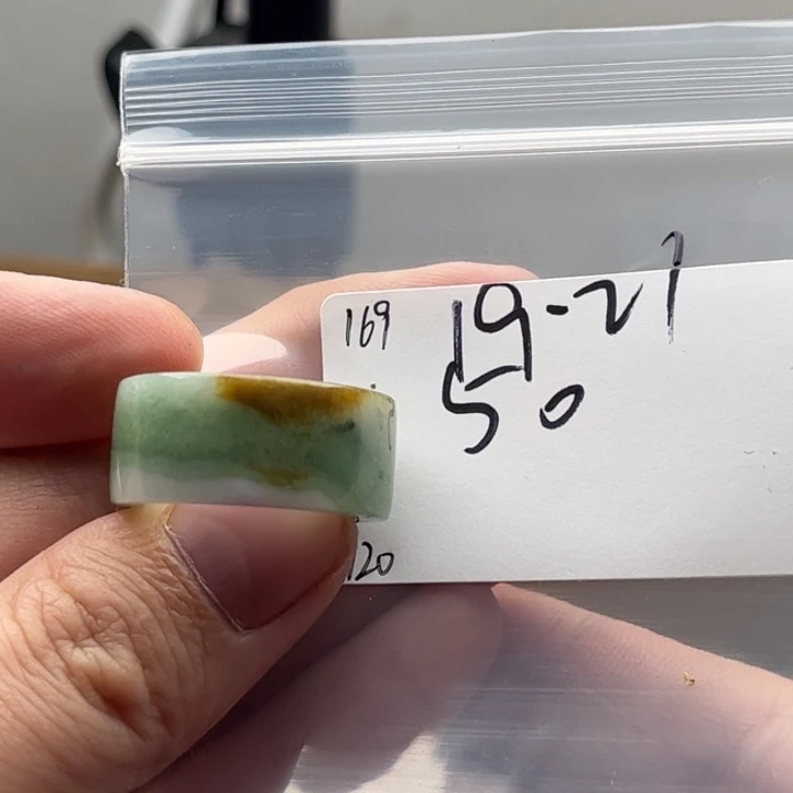 翡翠戒指未镶嵌明天