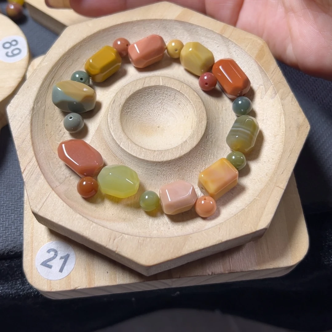 香***粒石英质玉未镶嵌手链64