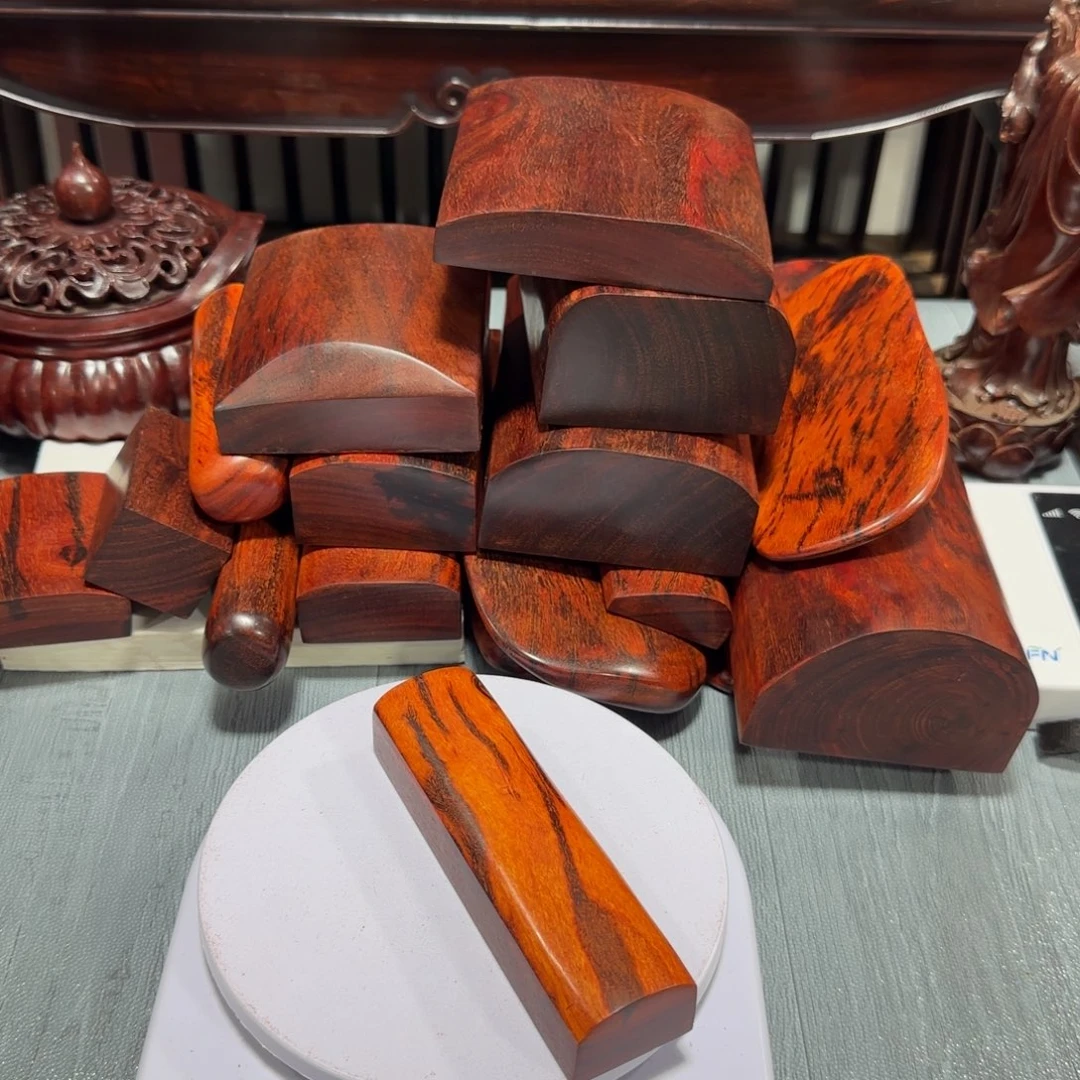 行***…香榧木印度小叶紫檀手把件