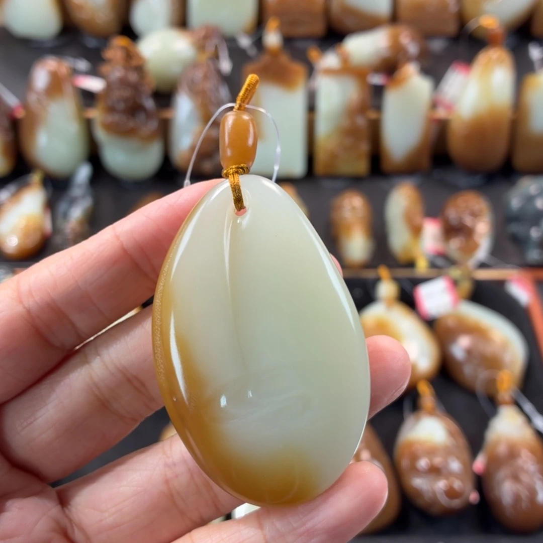 颈饰未镶嵌和田玉