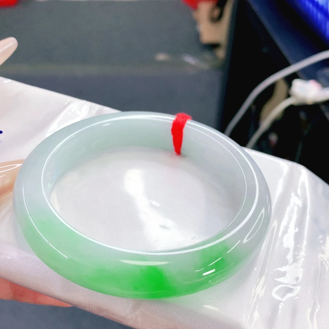 翡翠未镶嵌手镯57