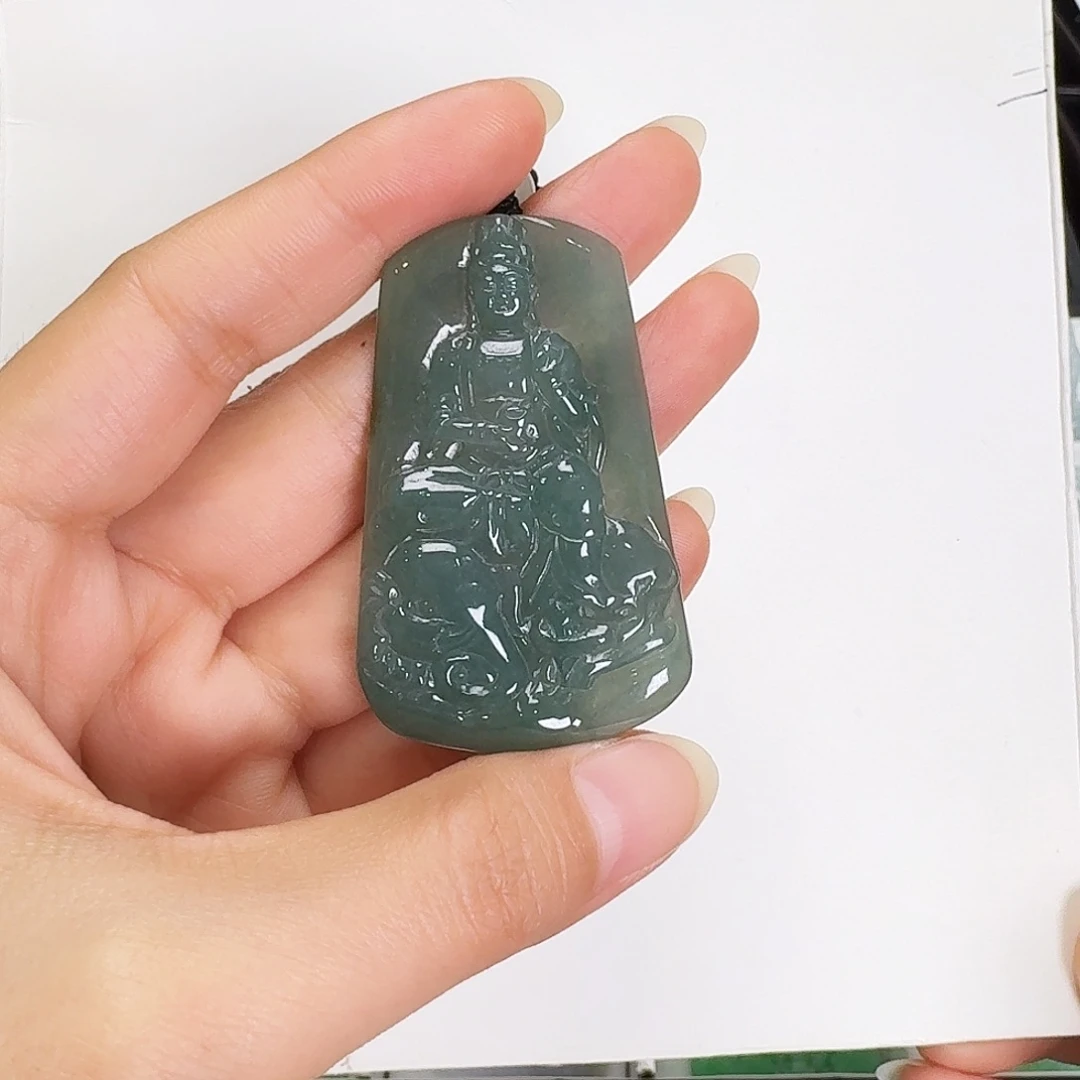 翡翠颈饰未镶嵌嘻*普贤观音