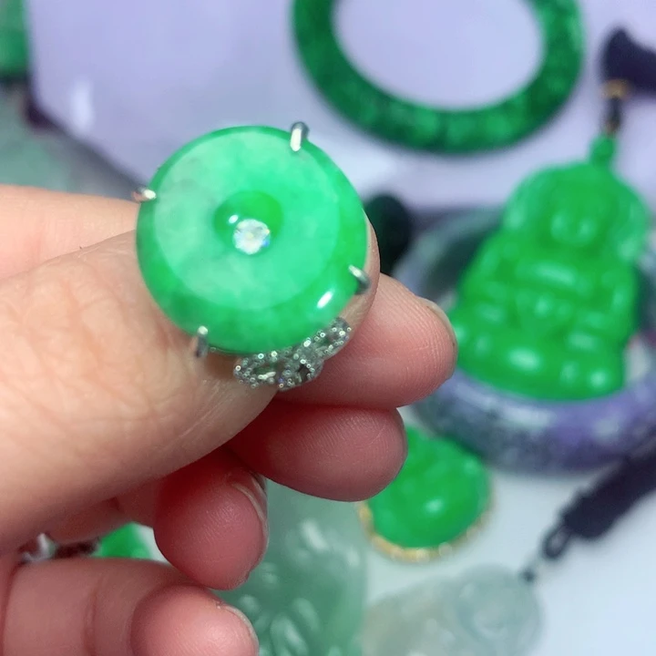 翡翠未镶嵌吊坠(不含链)