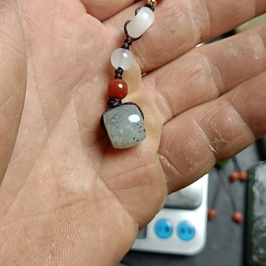 和田玉未镶嵌车挂