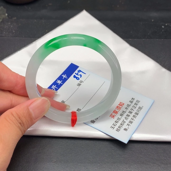 J***敏以实物为准拍哪个发哪个859