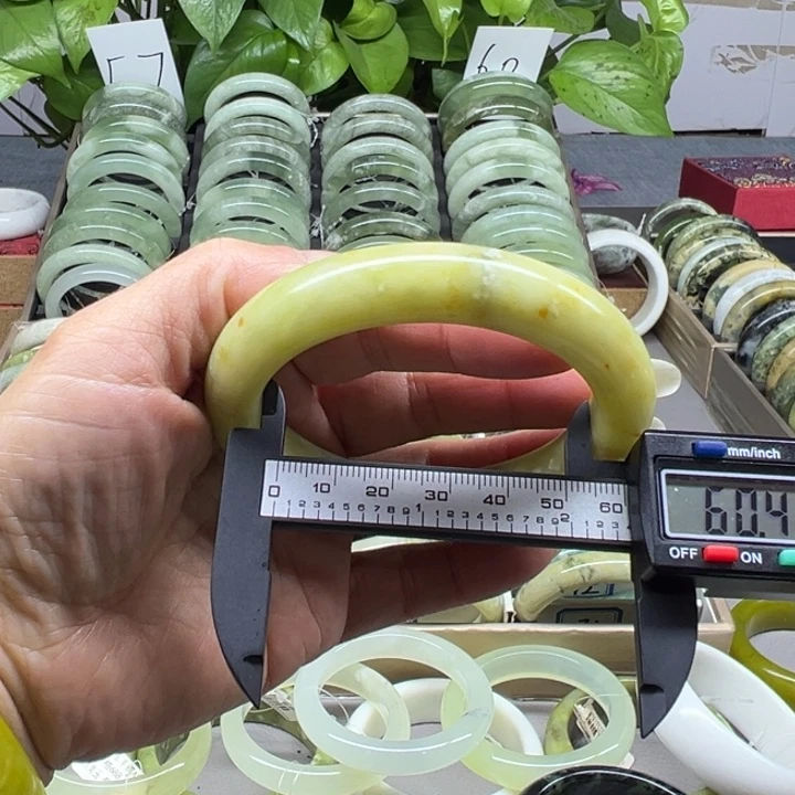 蛇纹石玉未镶嵌手镯57