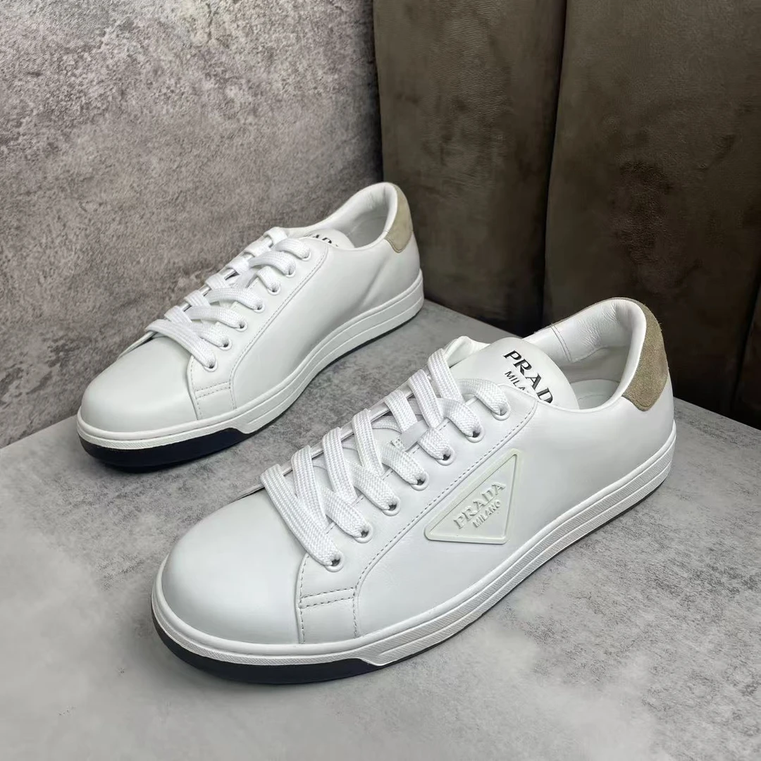 未使用 Prada/普拉达 白色皮革时尚三角标低帮板鞋 40/41/43码