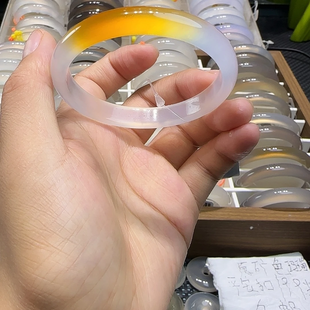 玛瑙/玉髓未镶嵌手镯55一口糖