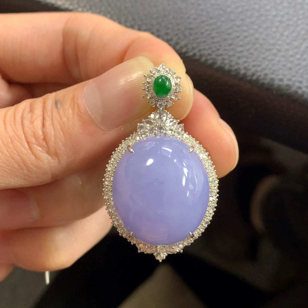 翡翠颈饰18K金镶嵌翡翠