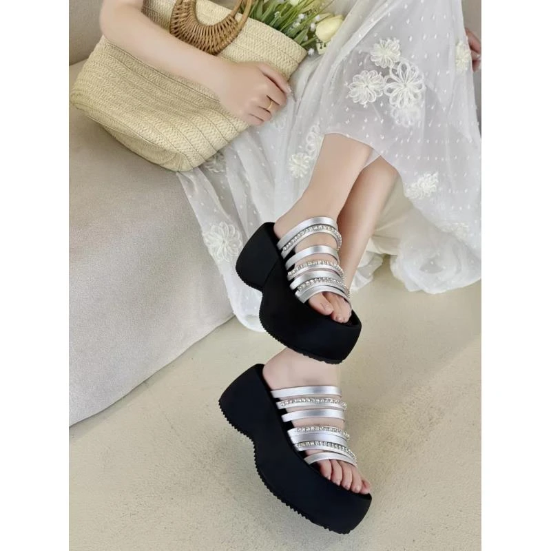 7556-MGG新款夏季时尚百搭夹脚水钻松糕底仙女风厚底拖鞋