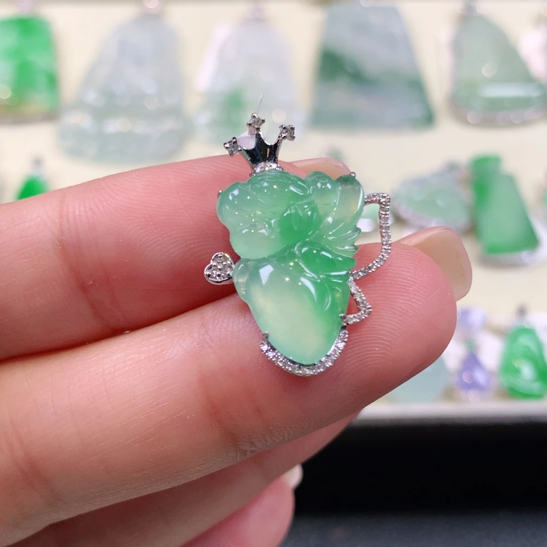 翡翠18K金镶嵌颈饰缅甸天然a货翡翠