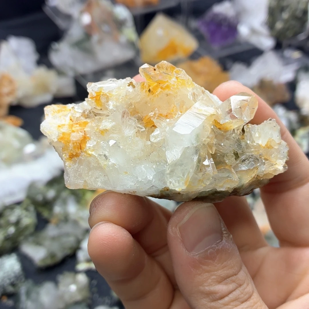 石材 好美黄皮绿幽晶簇