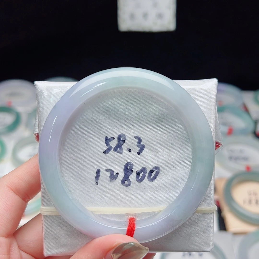 翡翠手镯未镶嵌天然