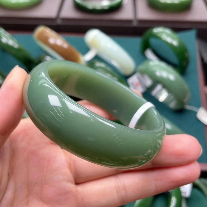 和田玉（碧玉）未镶嵌手镯5758
