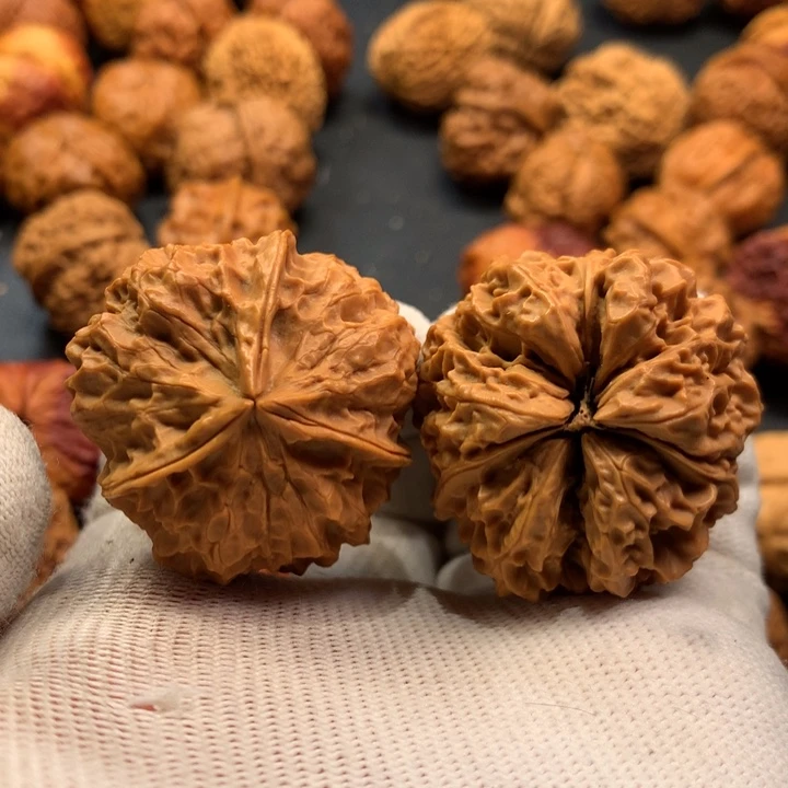 文玩核桃吊坠14……….