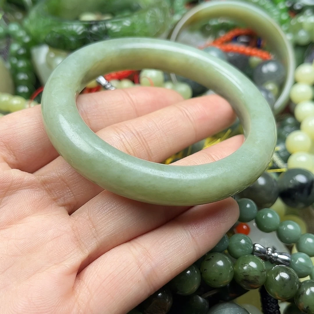 和田玉未镶嵌手镯53