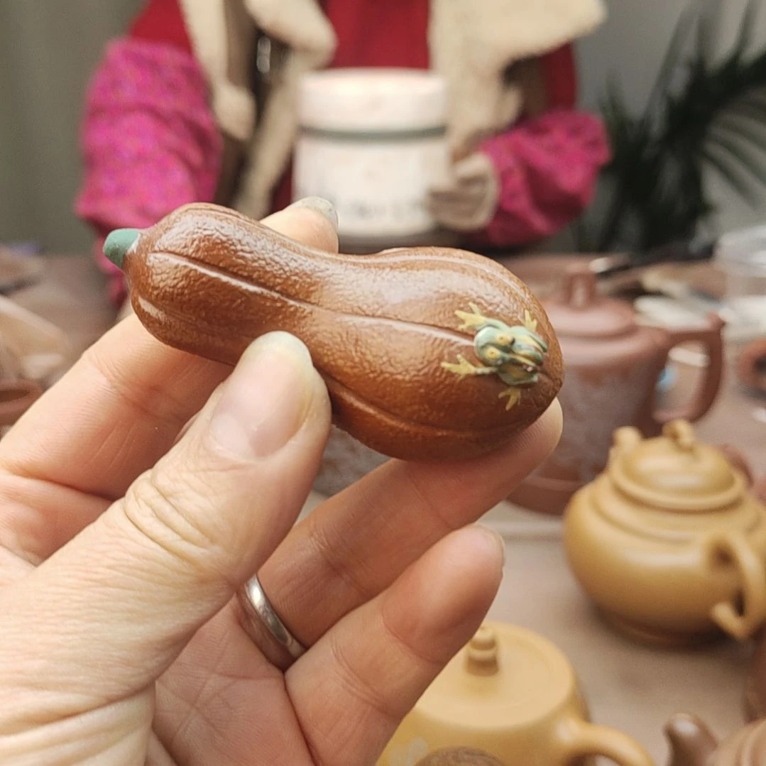 宜兴原矿紫砂小雕塑