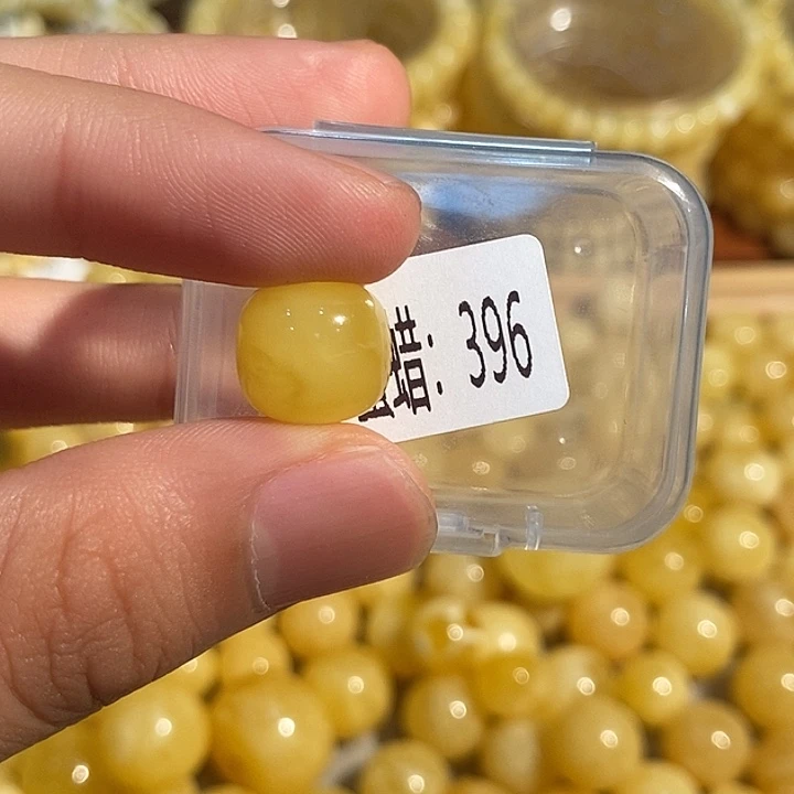 未镶嵌琥珀珠宝奇石396