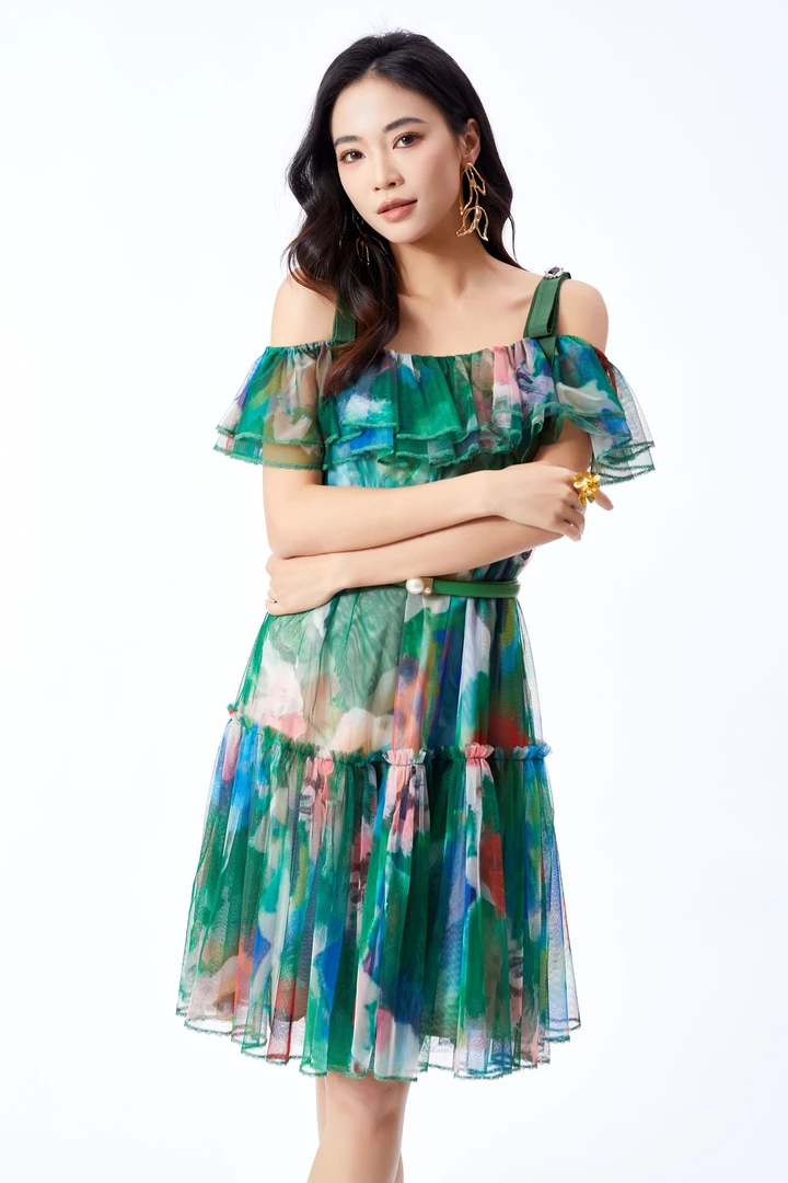 A字裙夏季短裙蛋糕裙森系收腰连衣裙裙子设计师气质时尚绿色