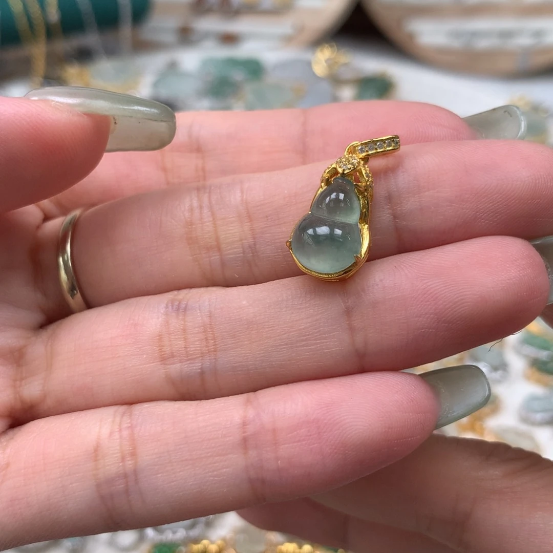 颈饰银S925镶嵌翡翠葫芦