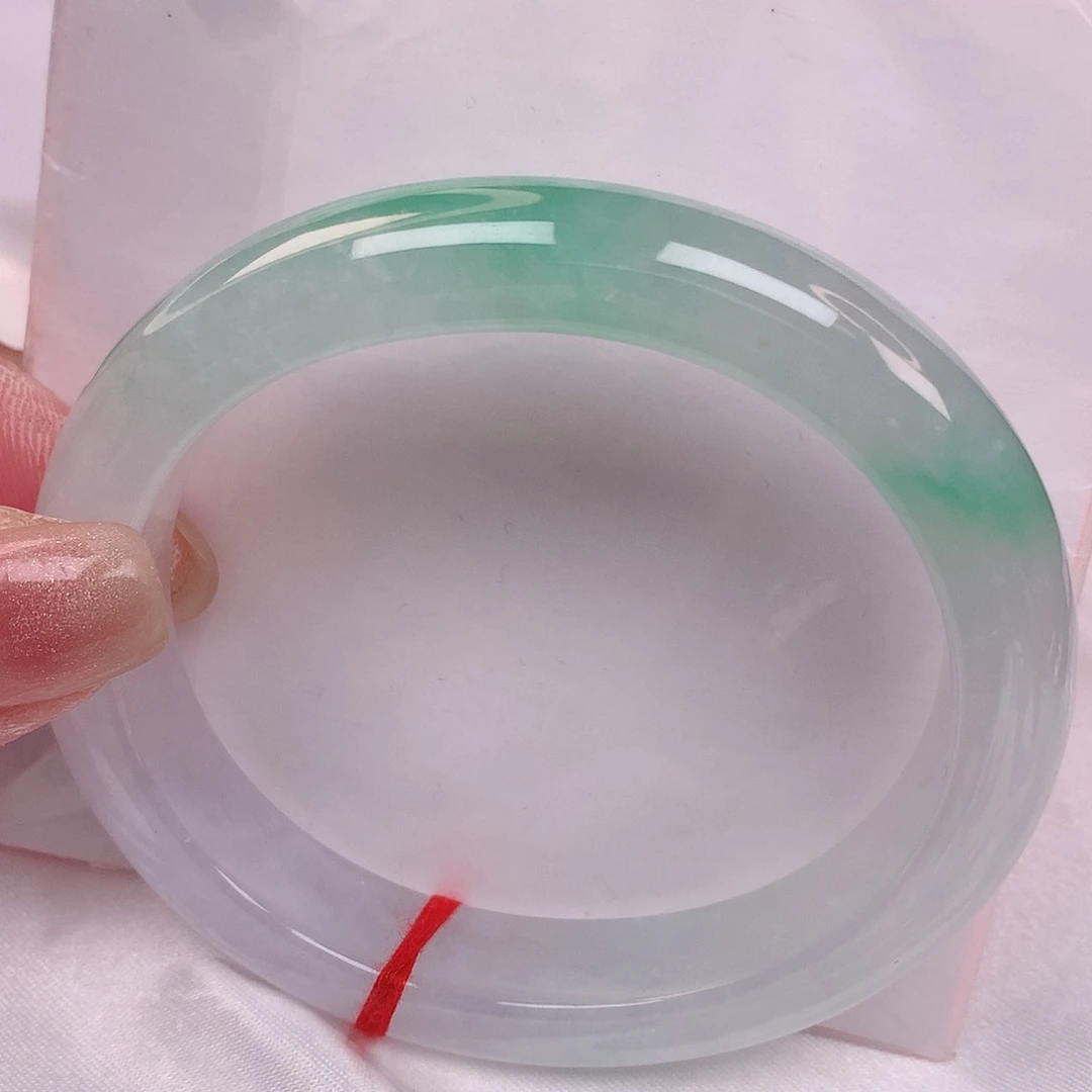 【闪购商品】翡翠手镯（贵妃镯）未镶嵌55+