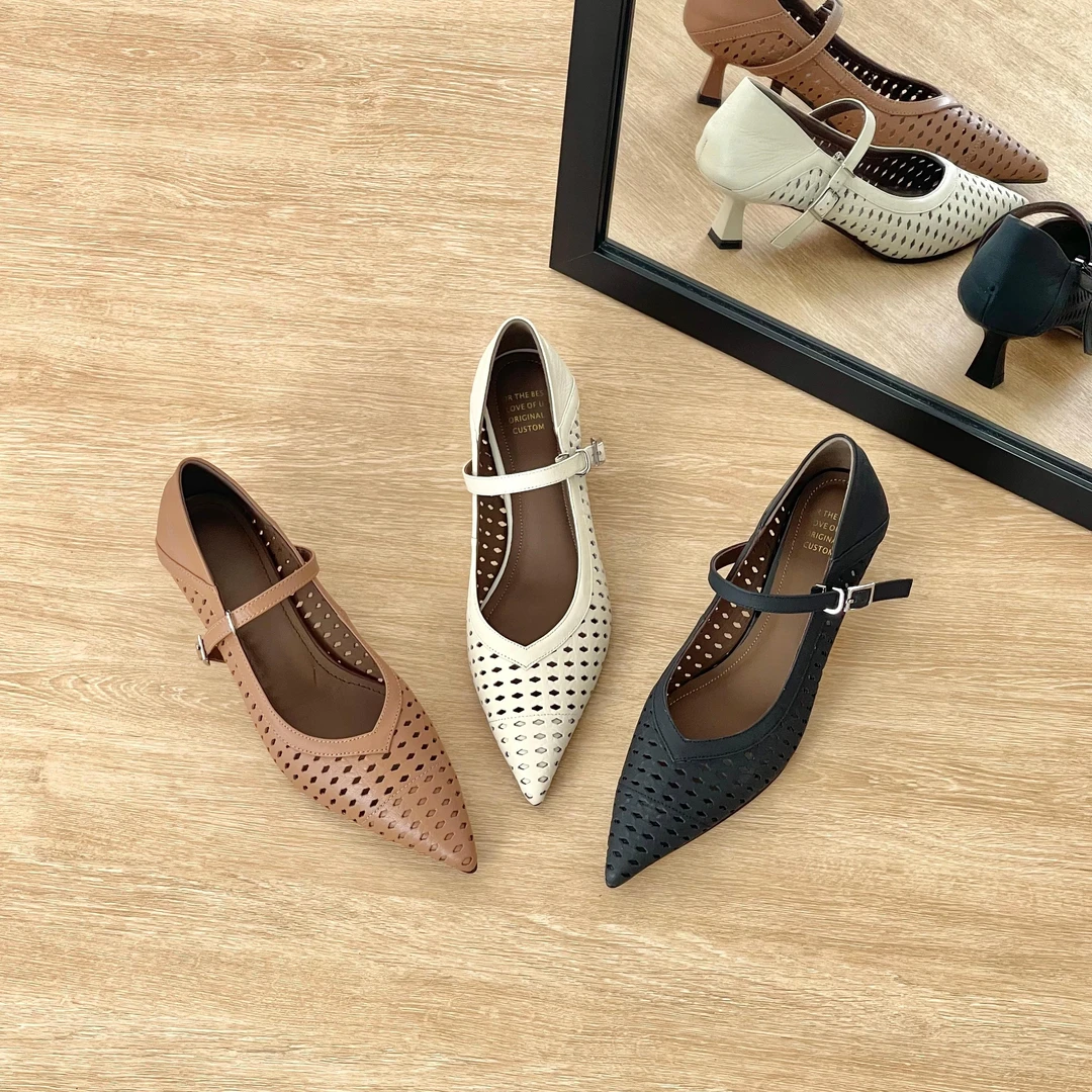 HUSSLOVE 头层羊皮·跟高5.5CM·百搭一字扣尖头镂空单鞋时装凉鞋女