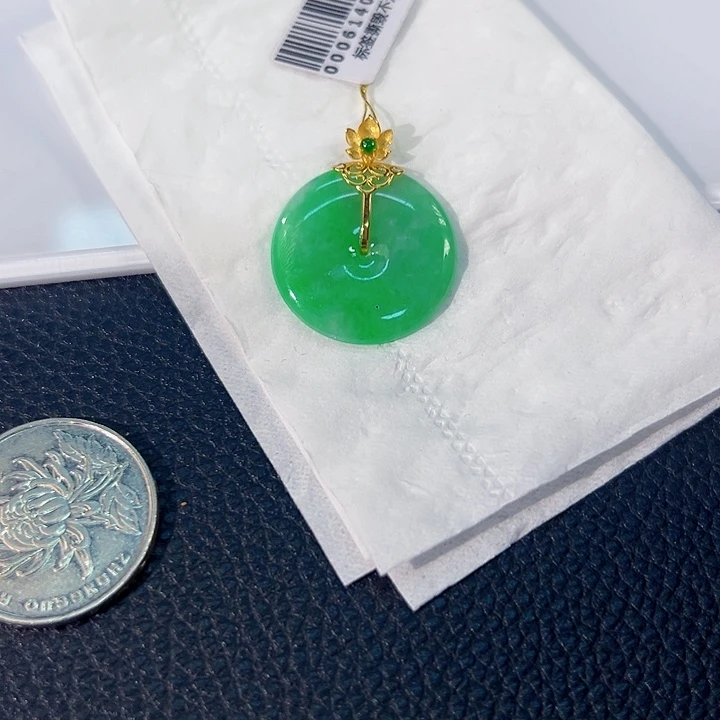 颈饰18K金镶嵌翡翠