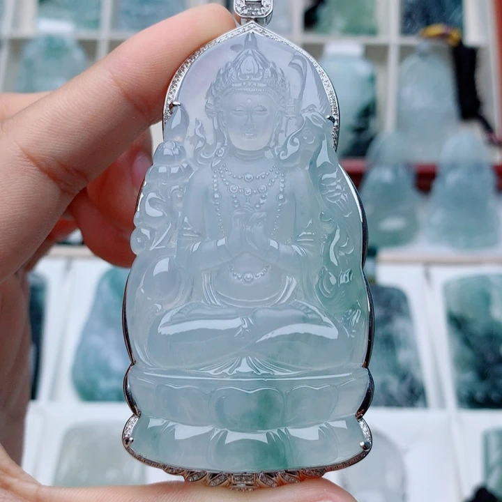 四***然翡翠未镶嵌颈饰度母