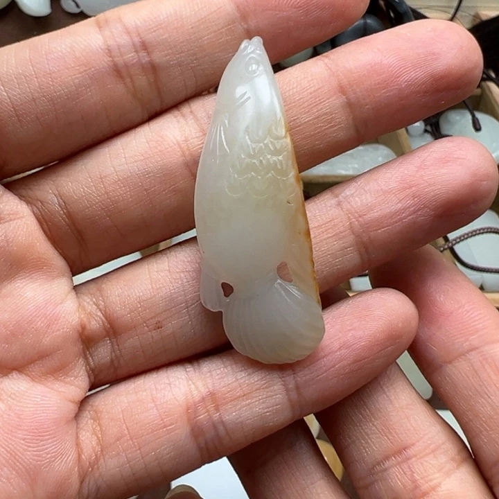 和田玉未镶嵌挂件鱼