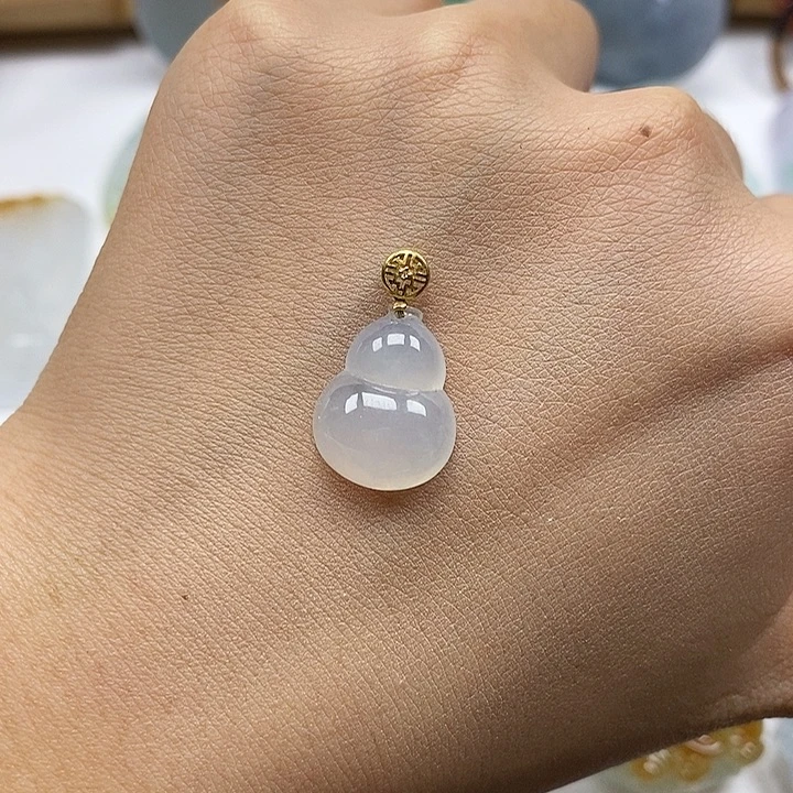 翡翠18K金镶嵌颈饰葫芦福禄