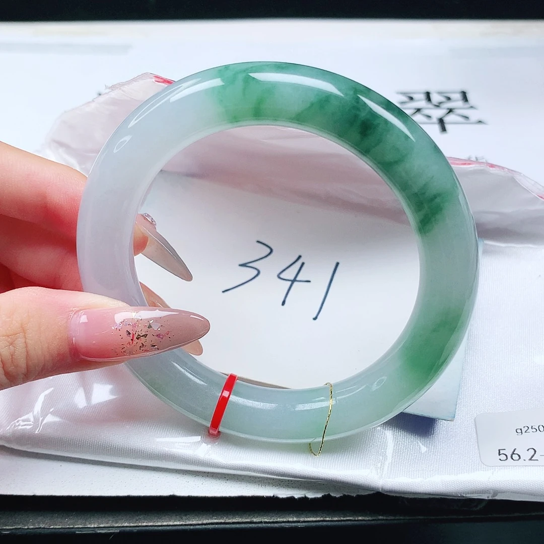 翡翠手镯（圆镯）未镶嵌56+