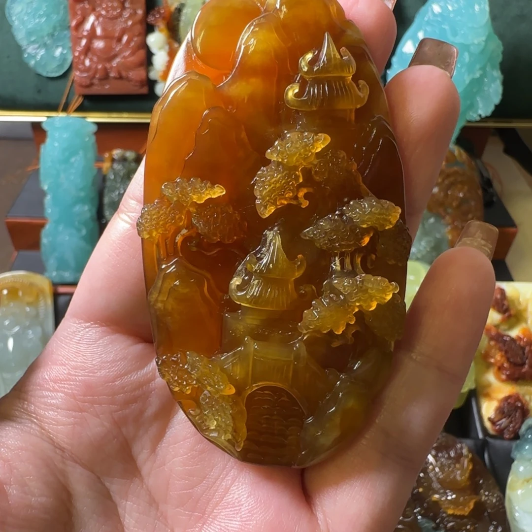 岫玉未镶嵌颈饰山水