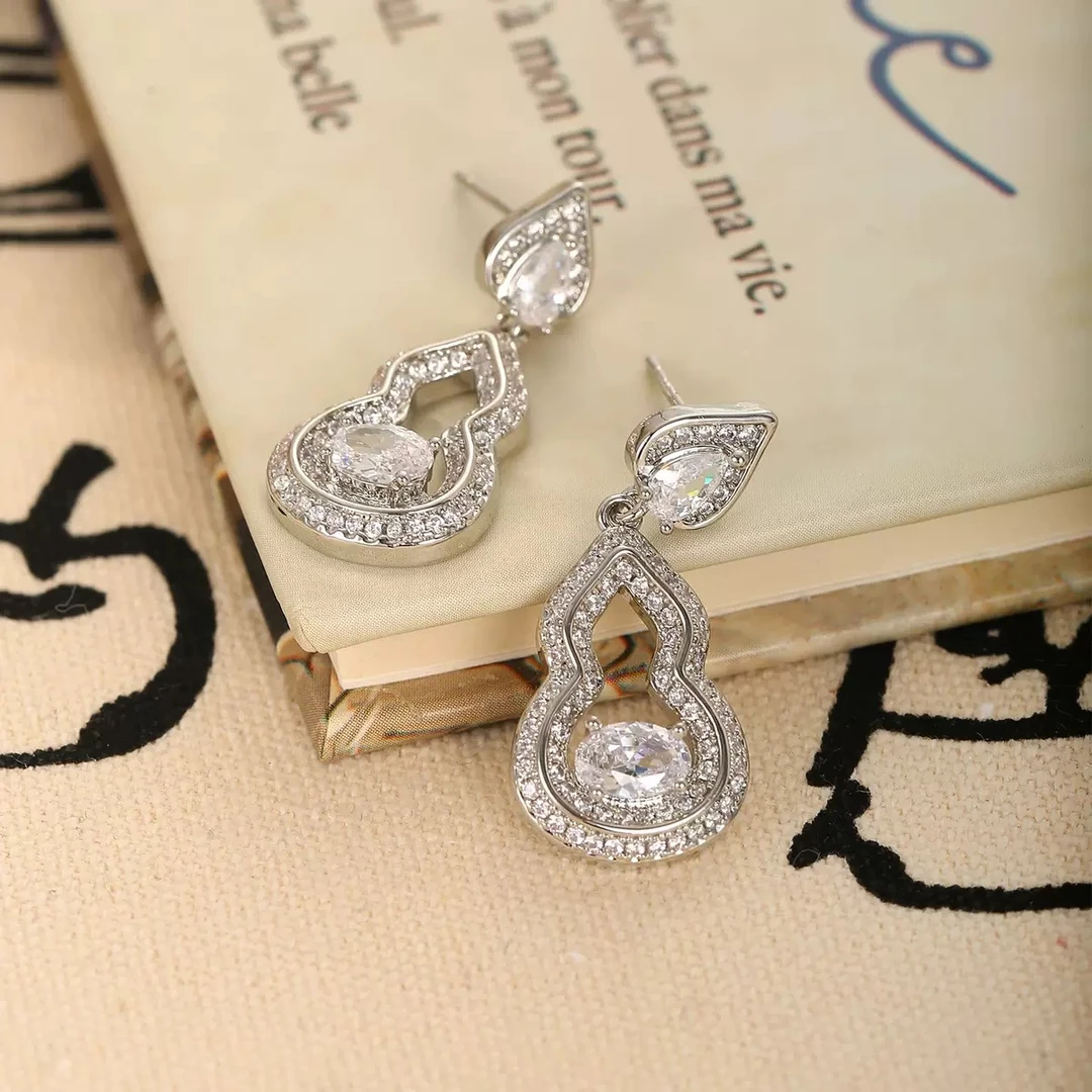 铜合金锆石耳饰 轻奢气质时尚百搭满钻葫芦耳钉高级感精致耳环